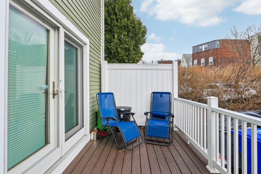 203 W 6th St # 203