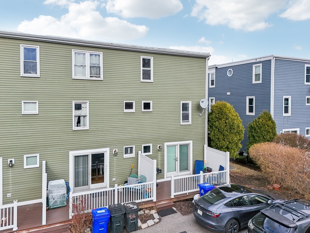 203 W 6th St # 203