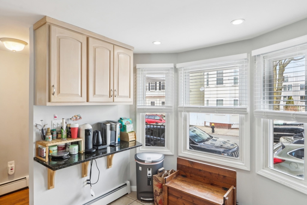 203 W 6th St # 203