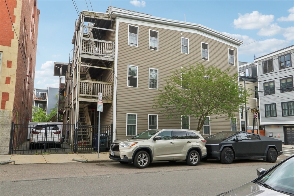 200 W 8th St # 1