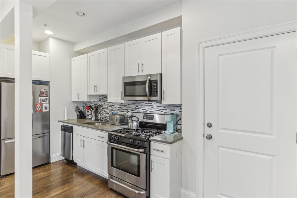 200 W 8th St # 1