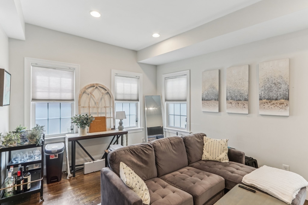 200 W 8th St # 1