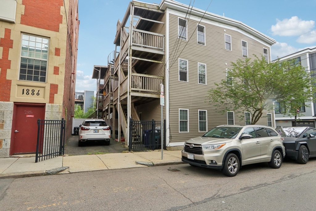 200 W 8th St # 1