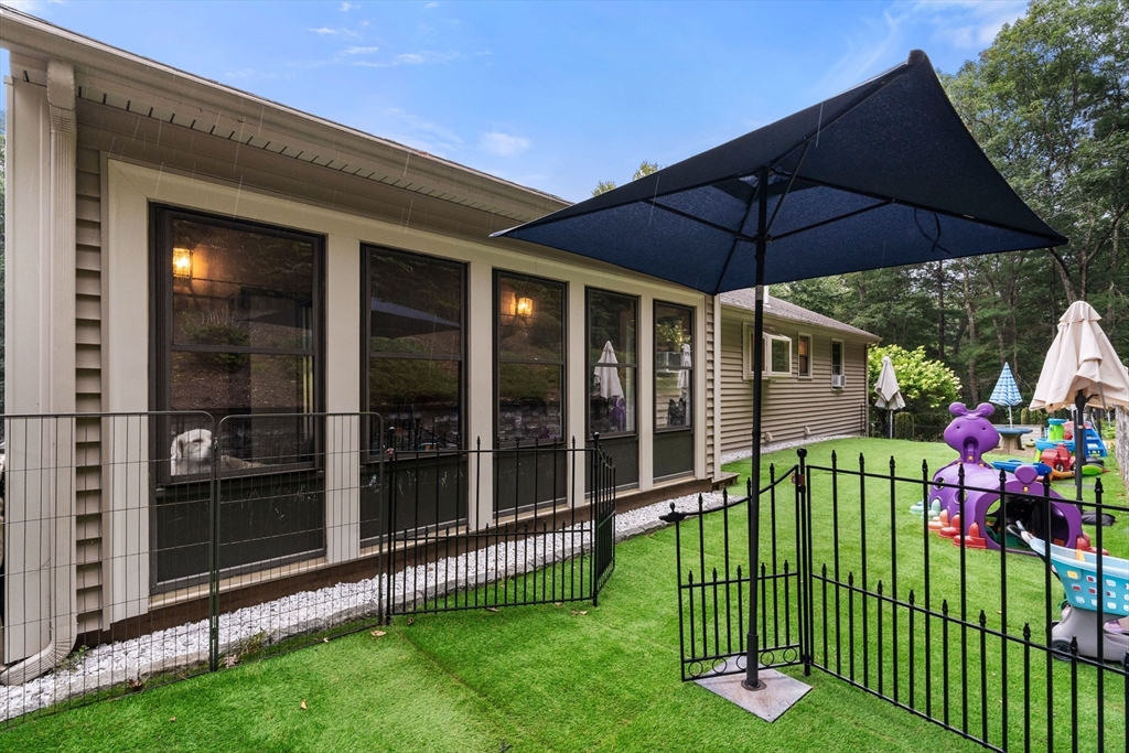 66 Lakeshore Dr