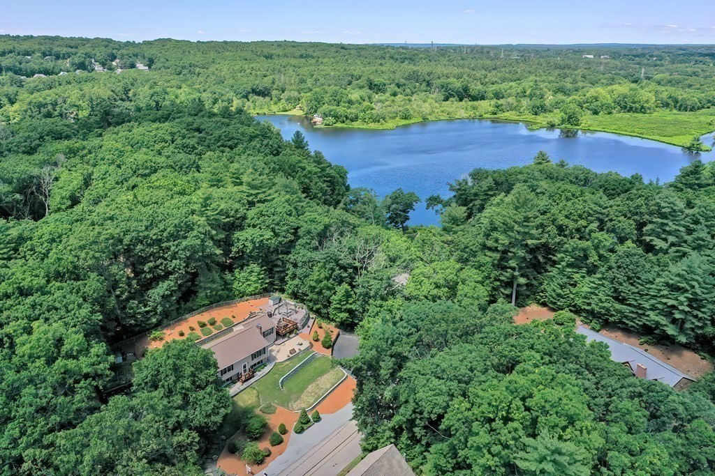 66 Lakeshore Dr