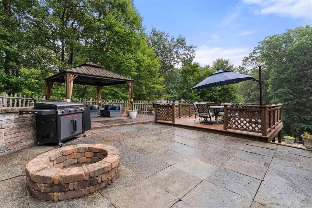 66 Lakeshore Dr