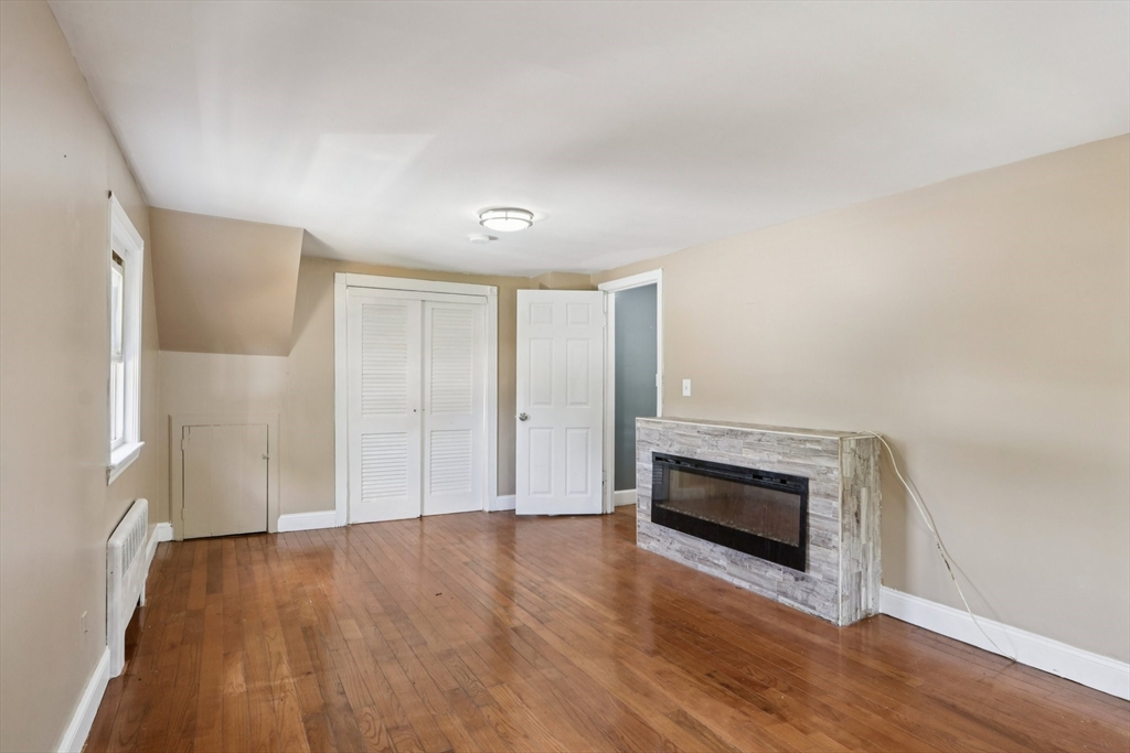 57 Augustine St