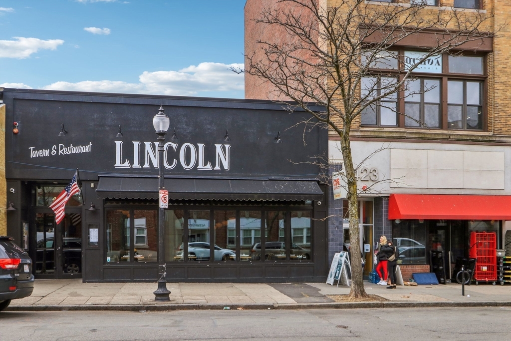 271 W 5th St, Boston