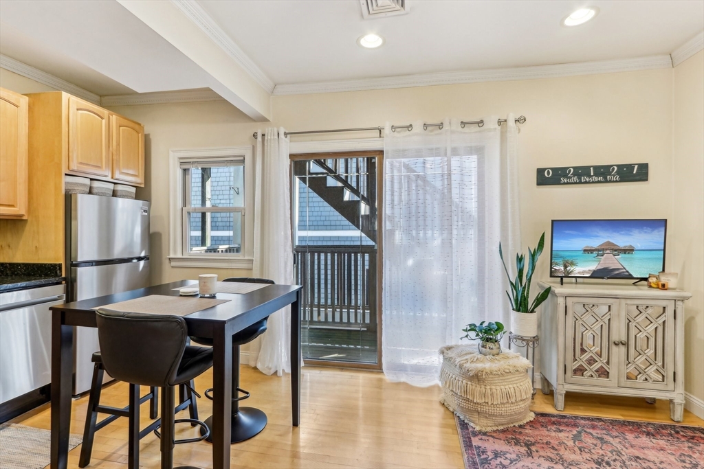 487 E Seventh St # 2