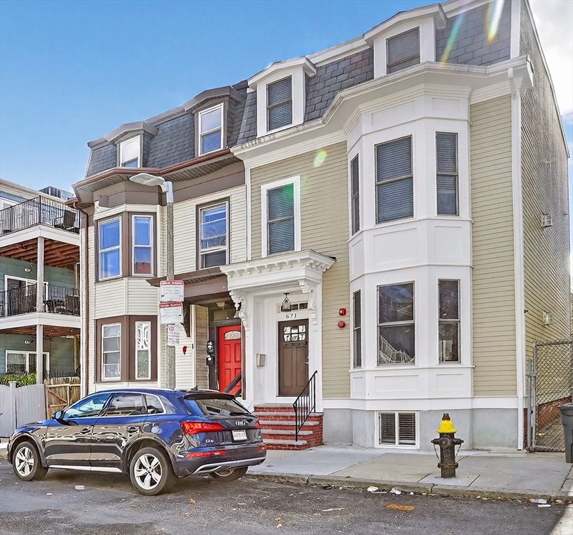 671 E 5th St # 1
