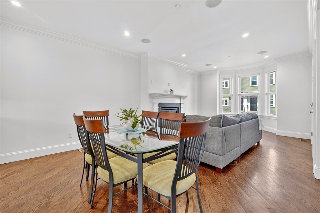 671 E 5th St # 1