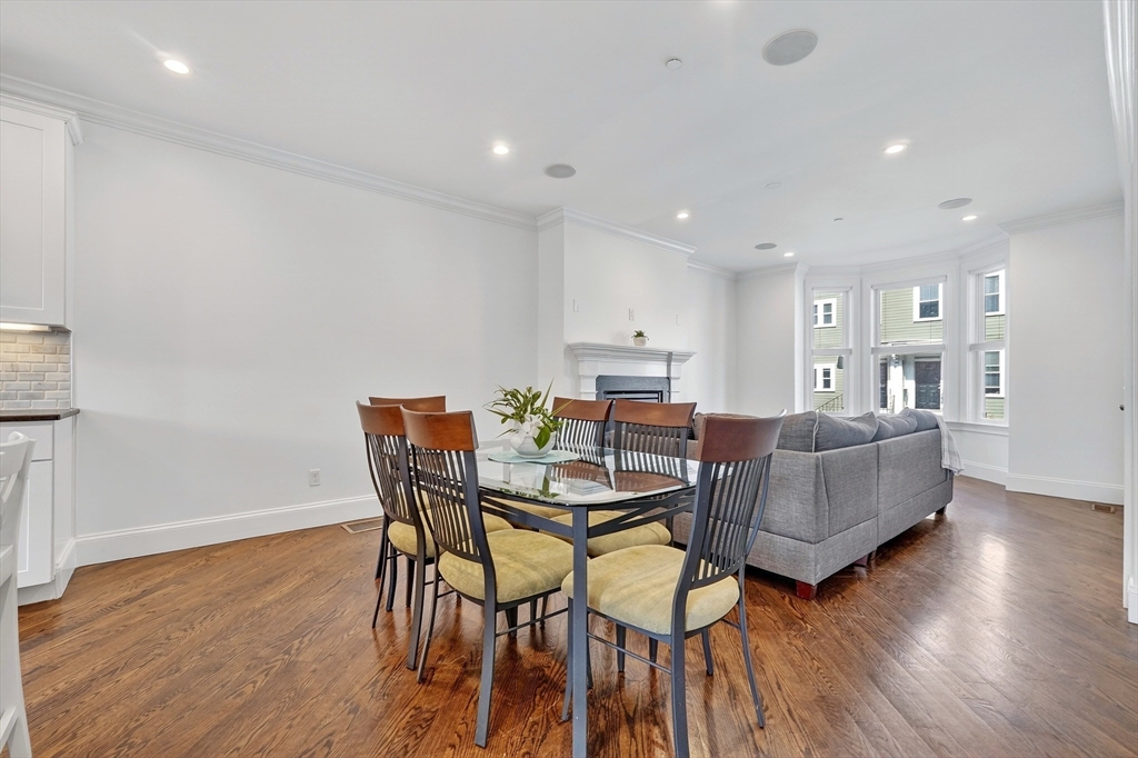 671 E 5th St # 1