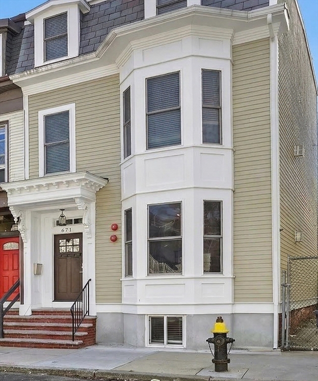 671 E 5th St # 1