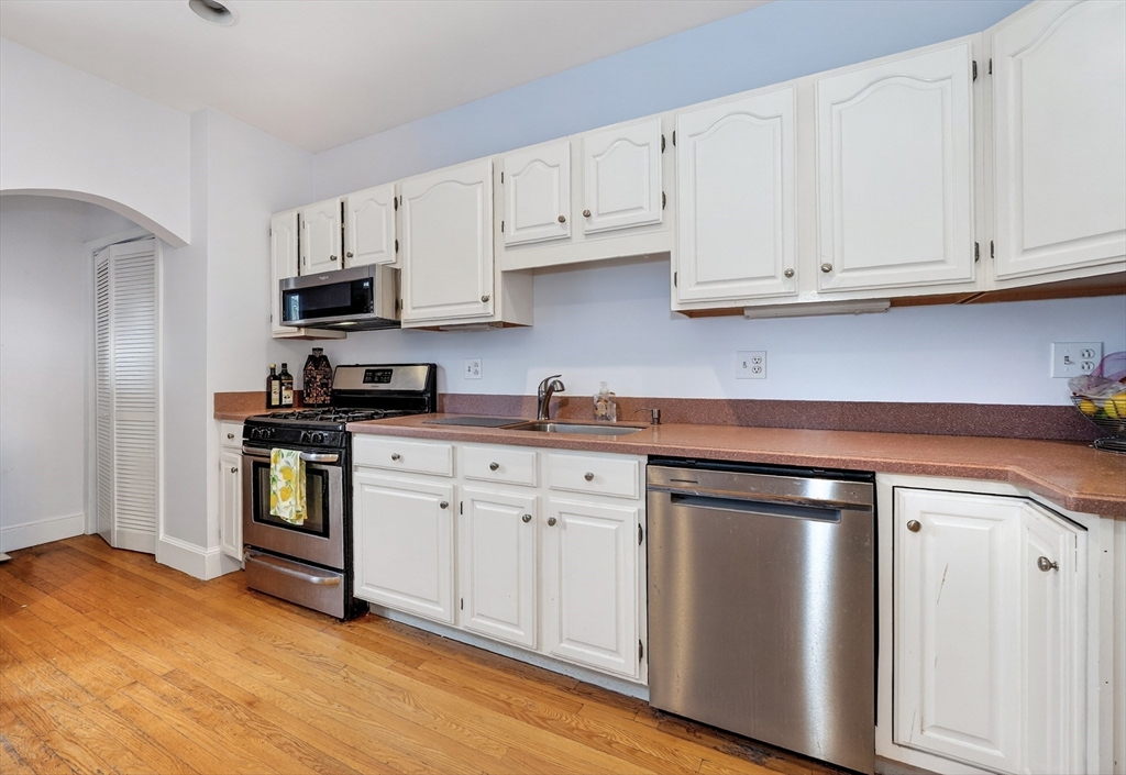 760-762 E 5th St # 1