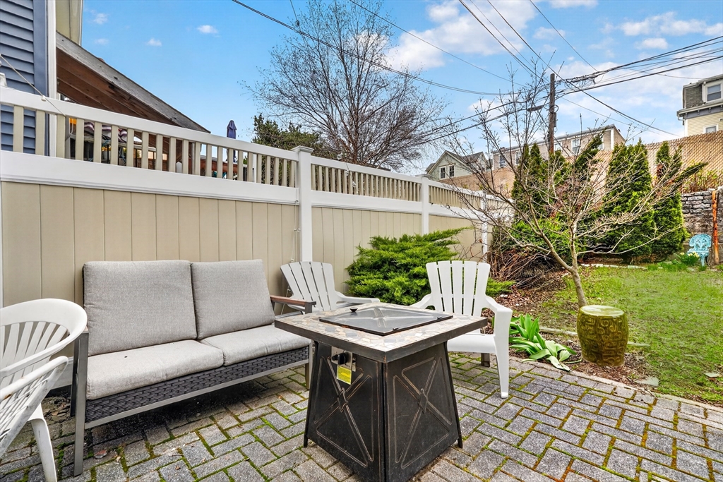 760-762 E 5th St # 1