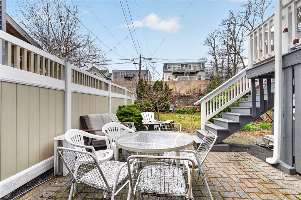 760-762 E 5th St # 1