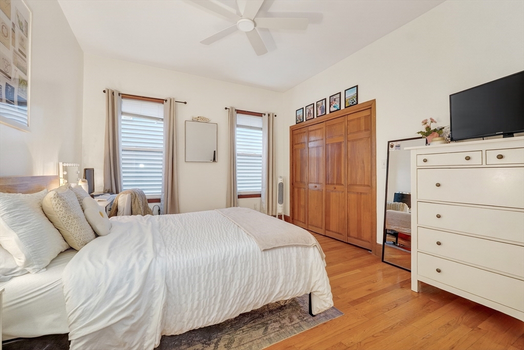 760-762 E 5th St # 1