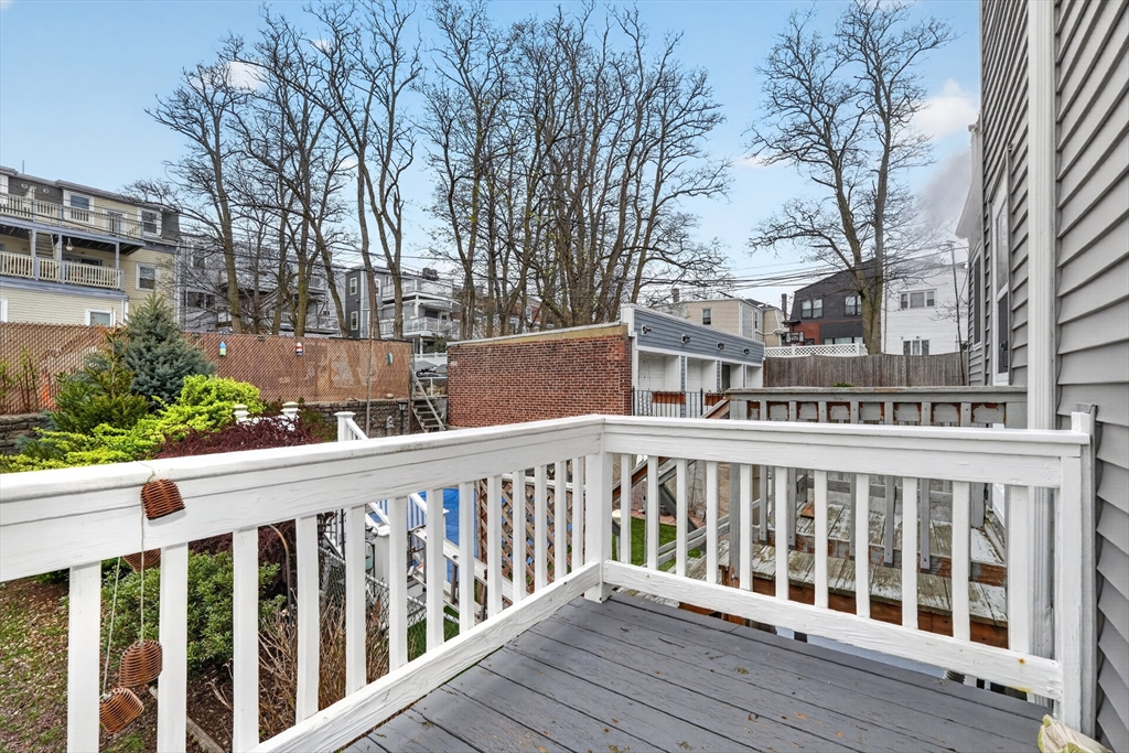 760-762 E 5th St # 1