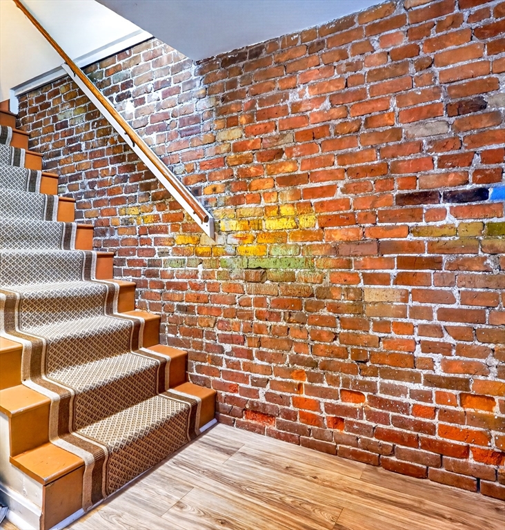 760-762 E 5th St # 1