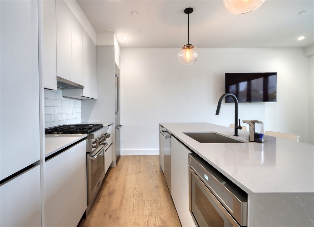472 West Broadway # 204