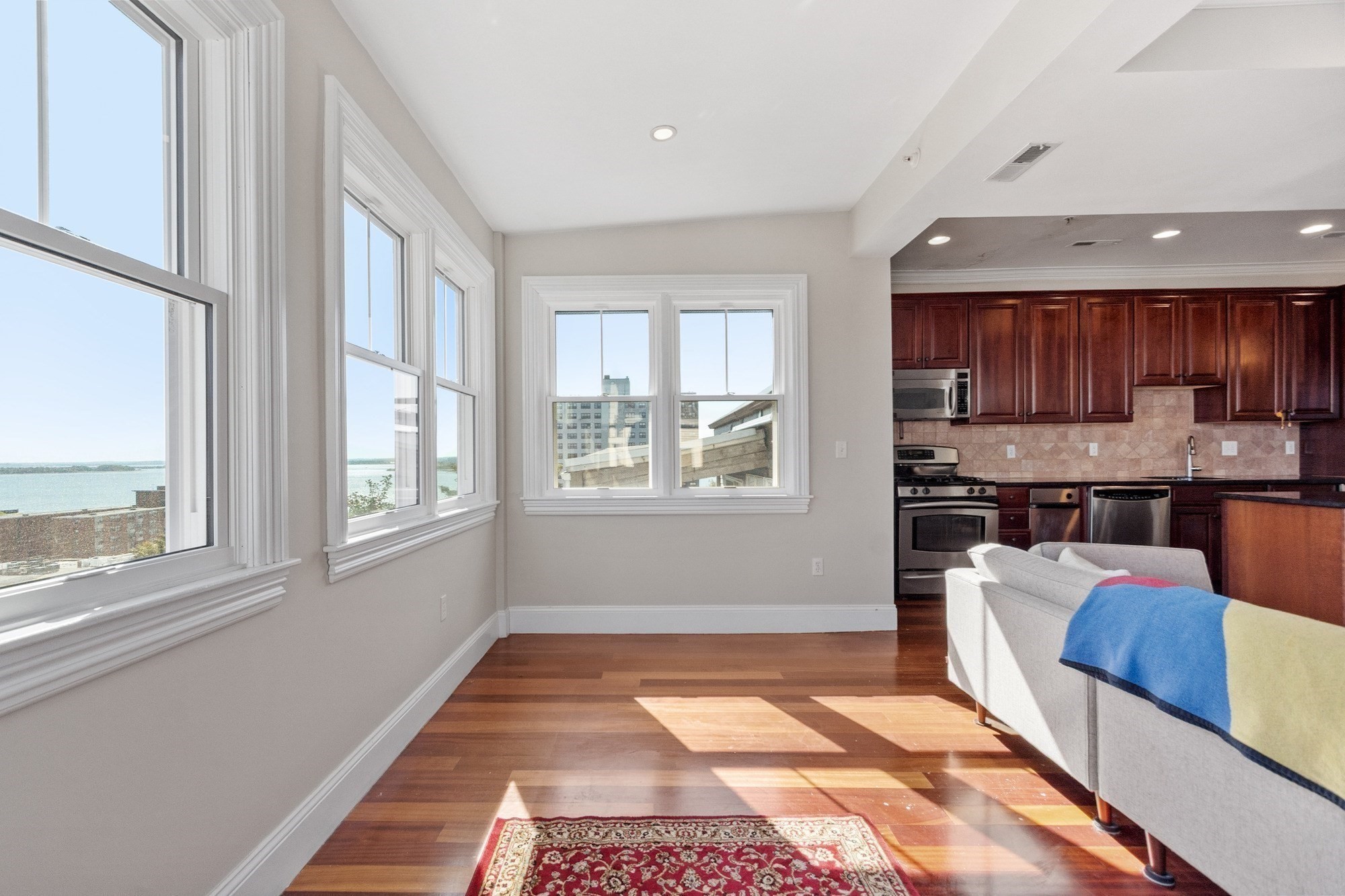 98 G St # 4