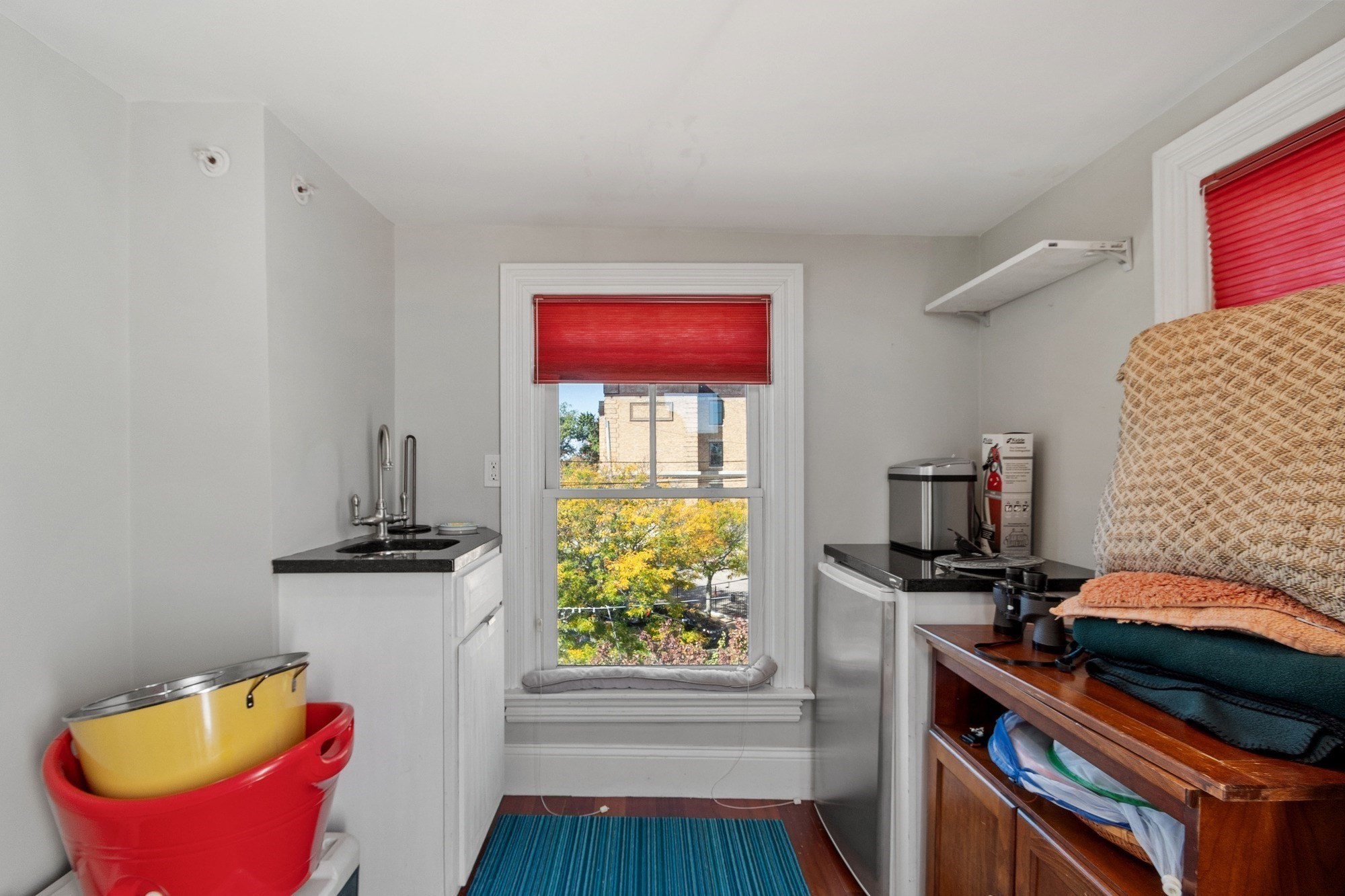 98 G St # 4