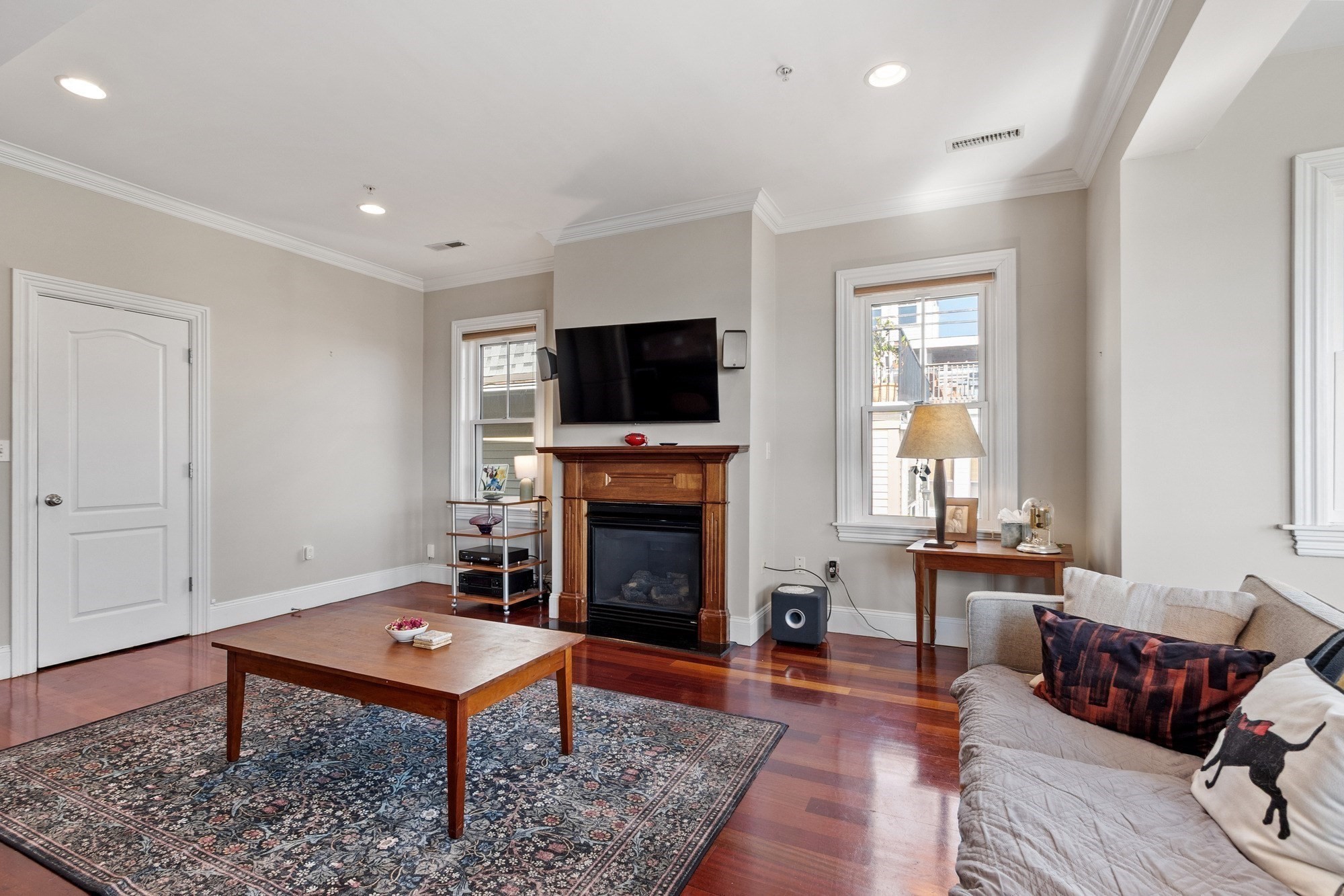 98 G St # 4