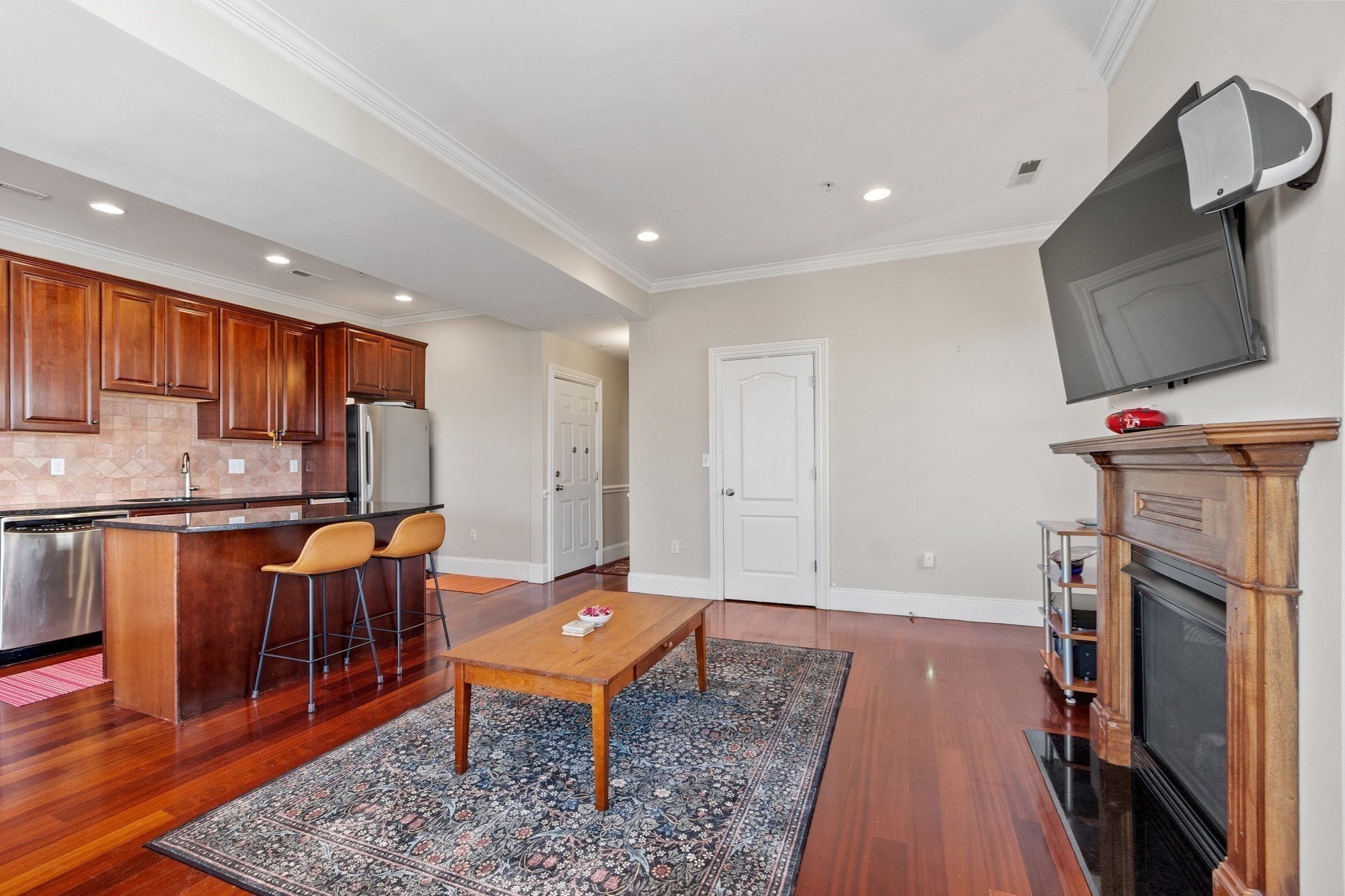 98 G St # 4
