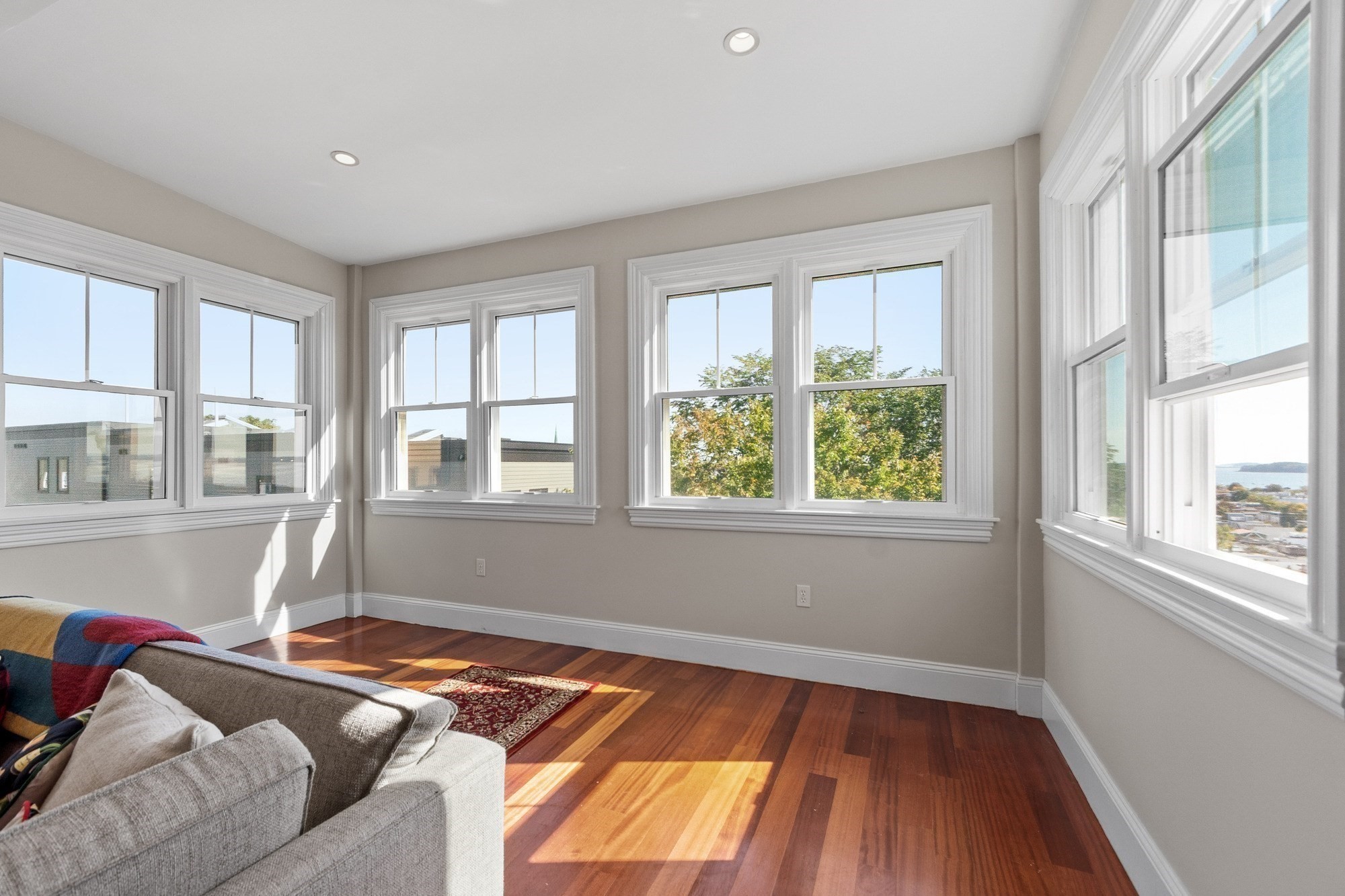 98 G St # 4