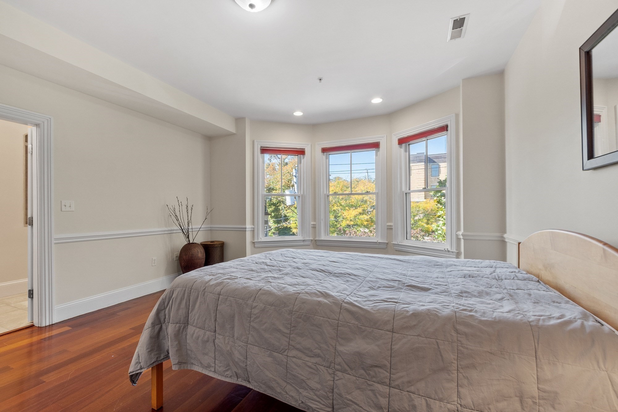 98 G St # 4