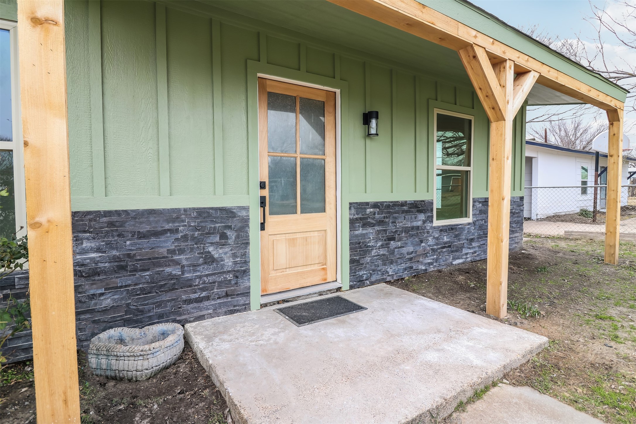 1211 Gate Lane Drive