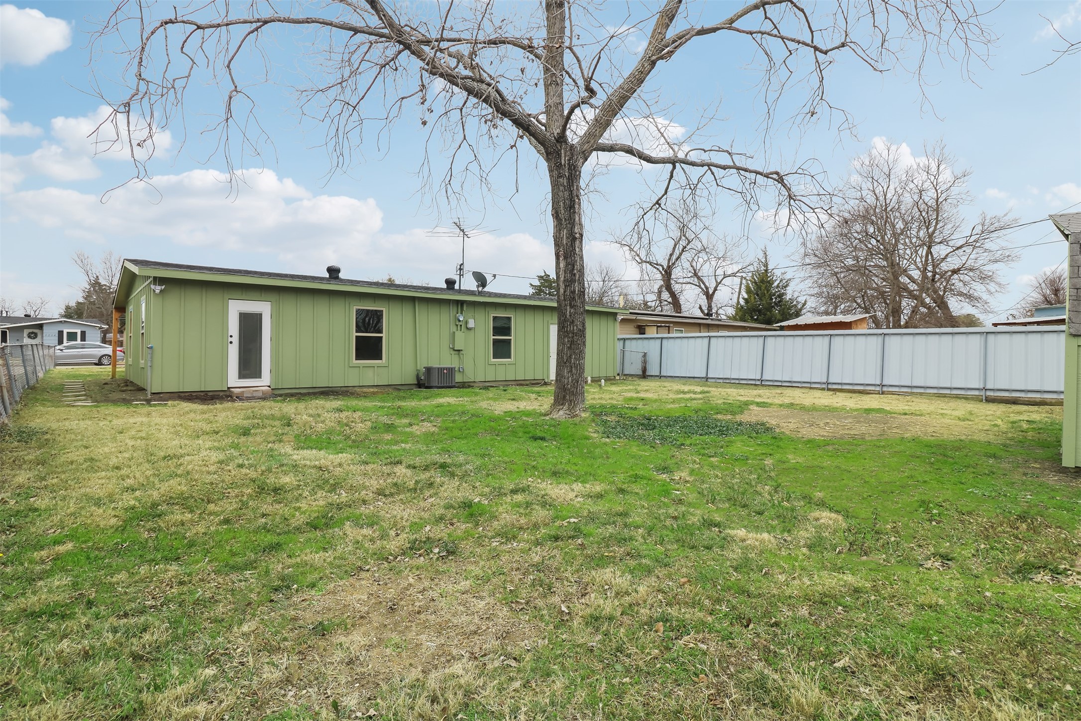 1211 Gate Lane Drive