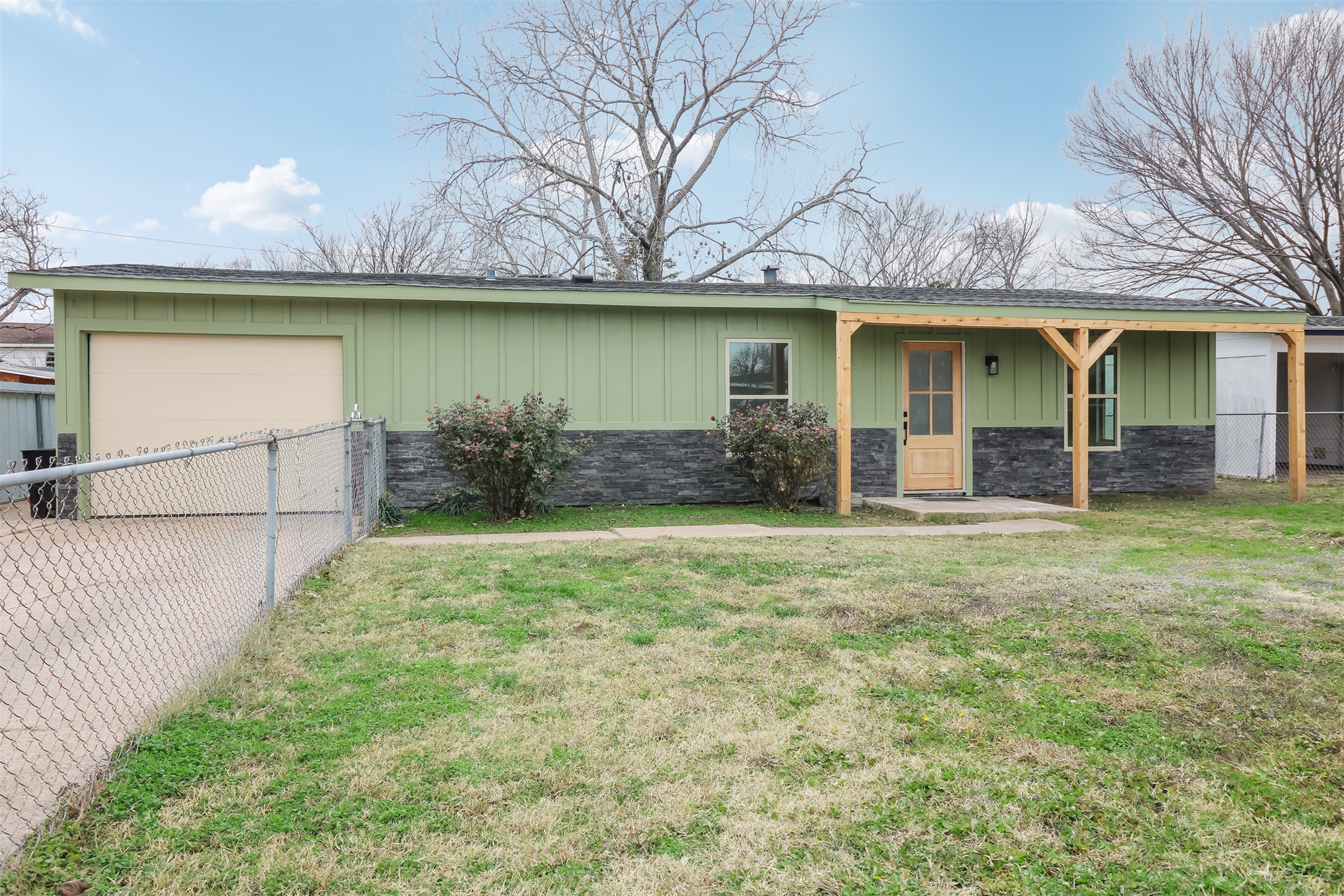 1211 Gate Lane Drive