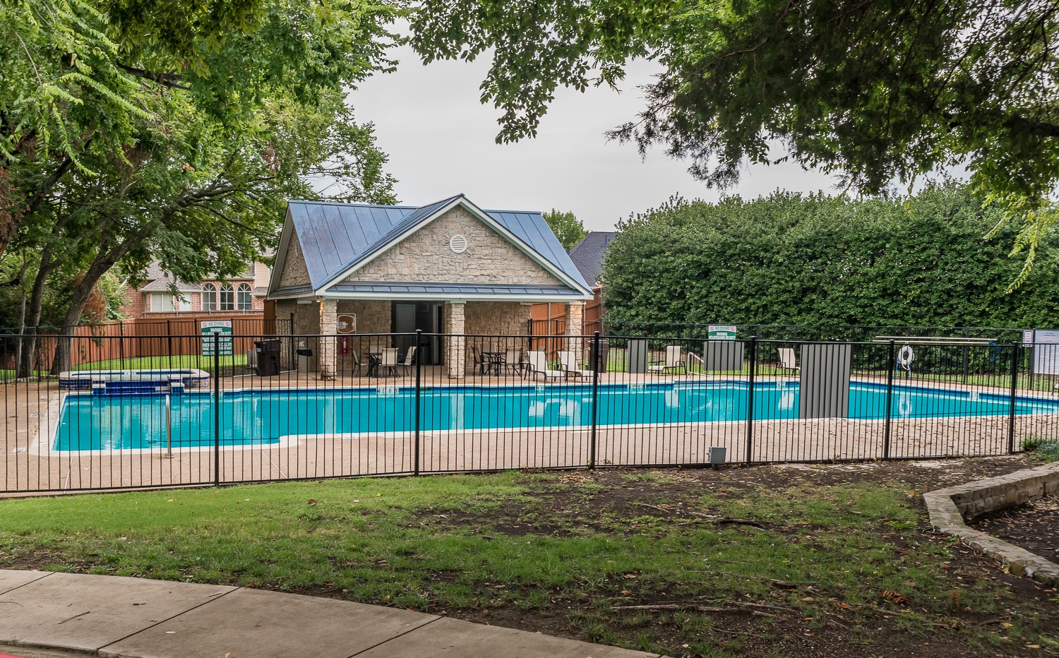 2505 Hunters Run Drive