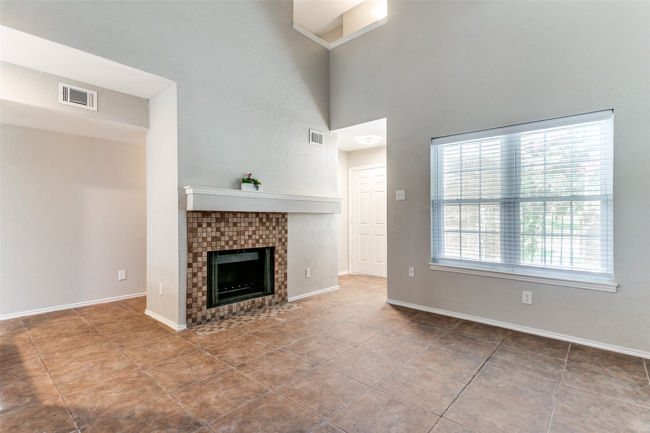 858 Creekside Drive