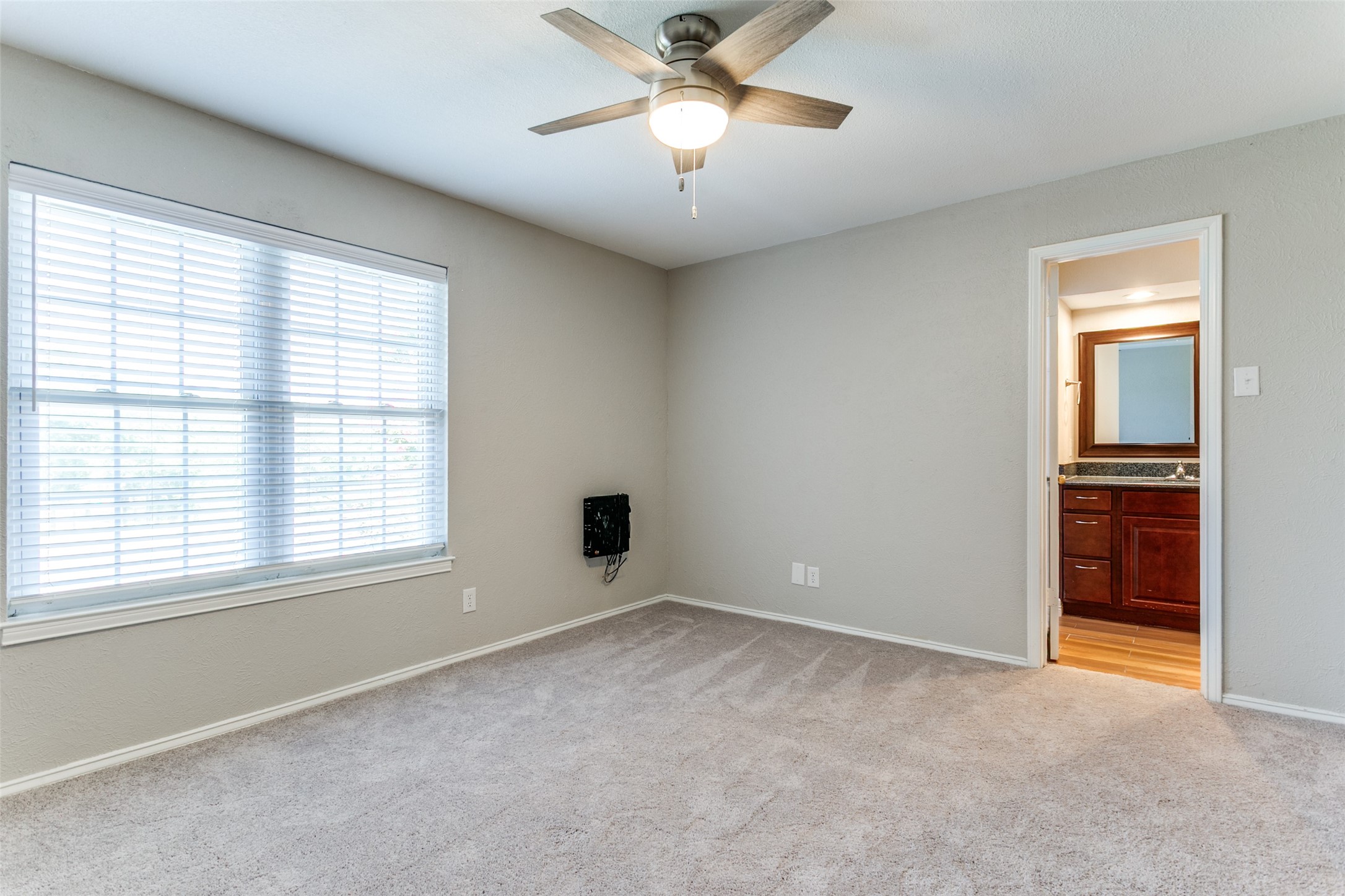 858 Creekside Drive