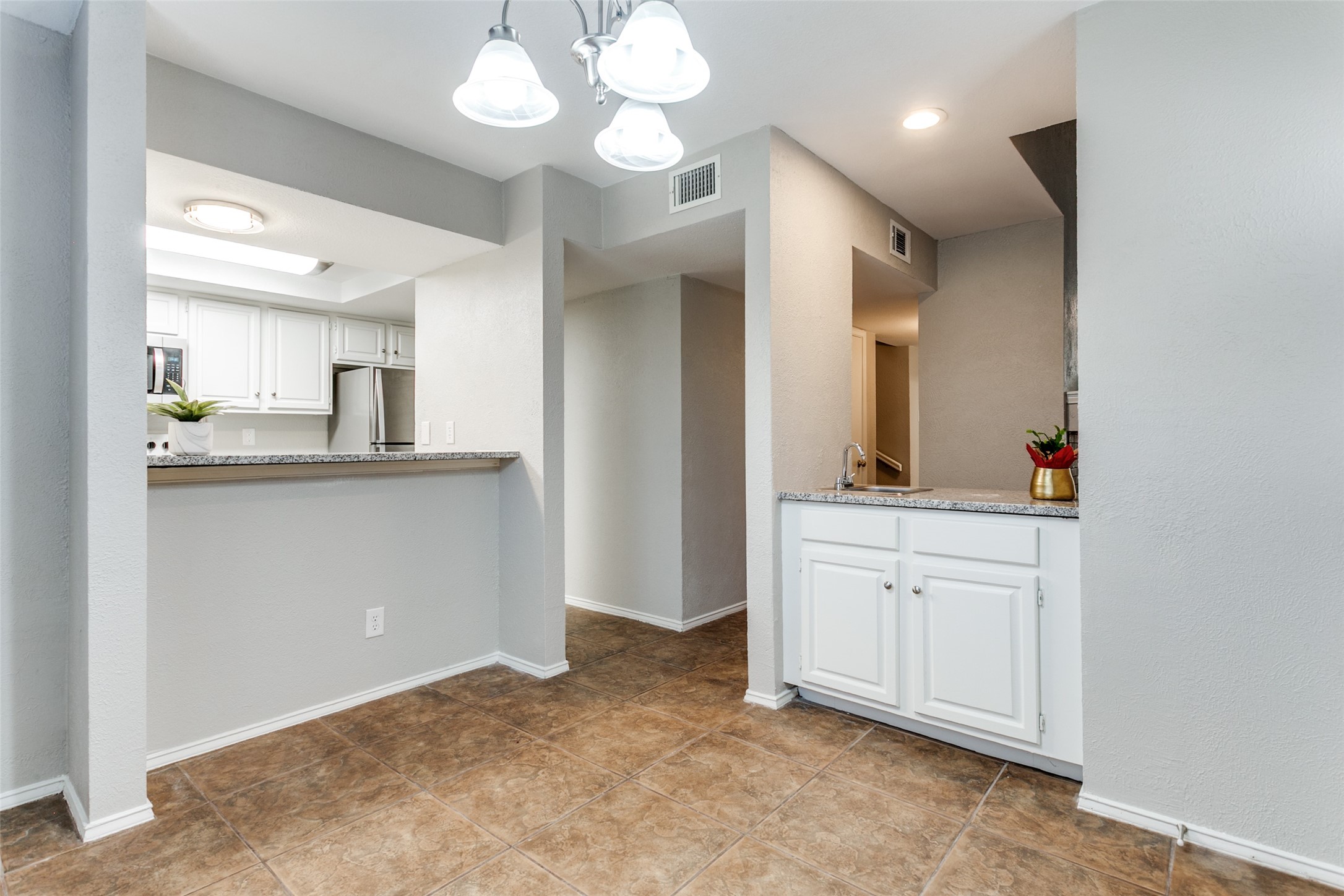 858 Creekside Drive