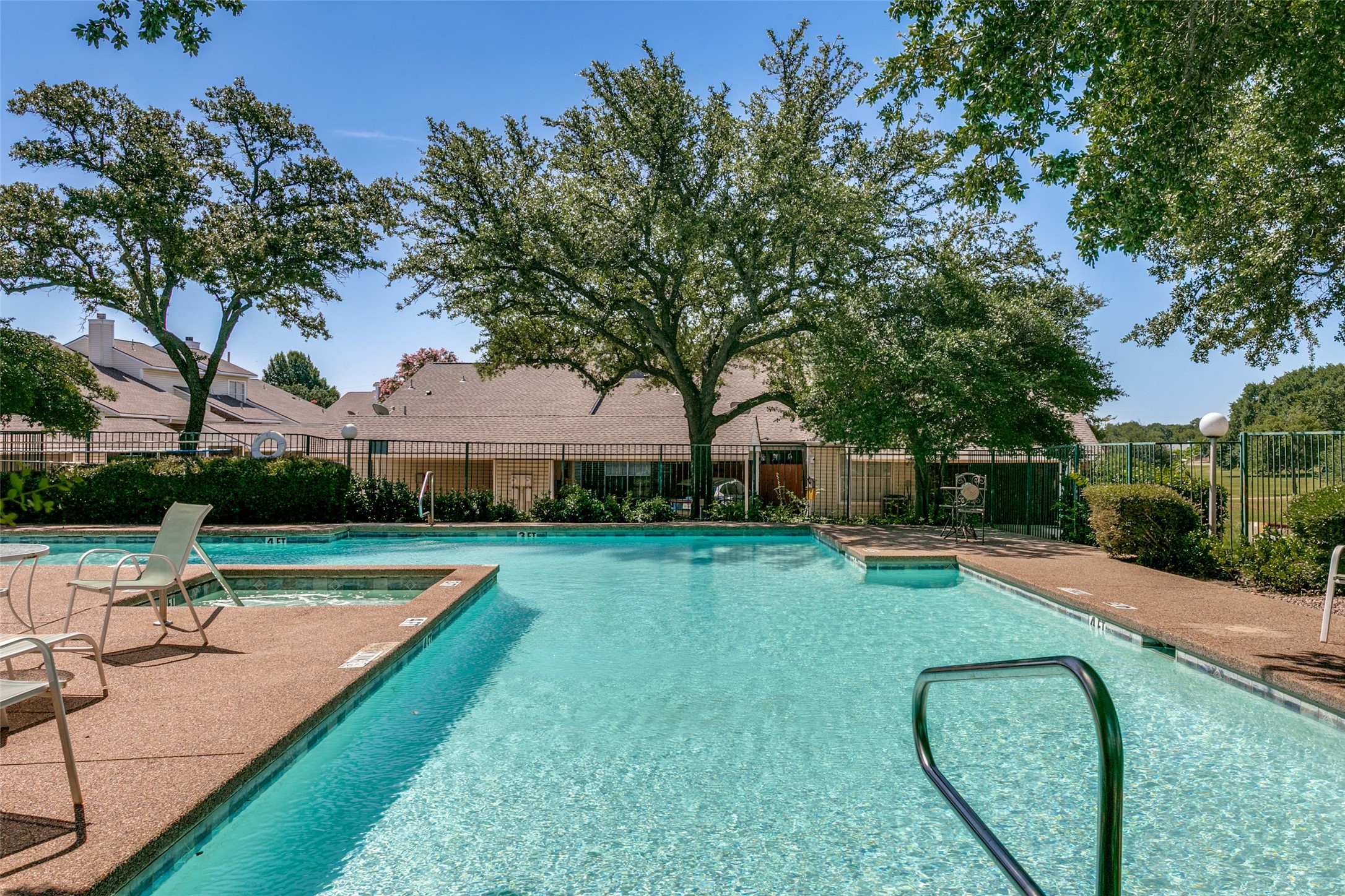 858 Creekside Drive