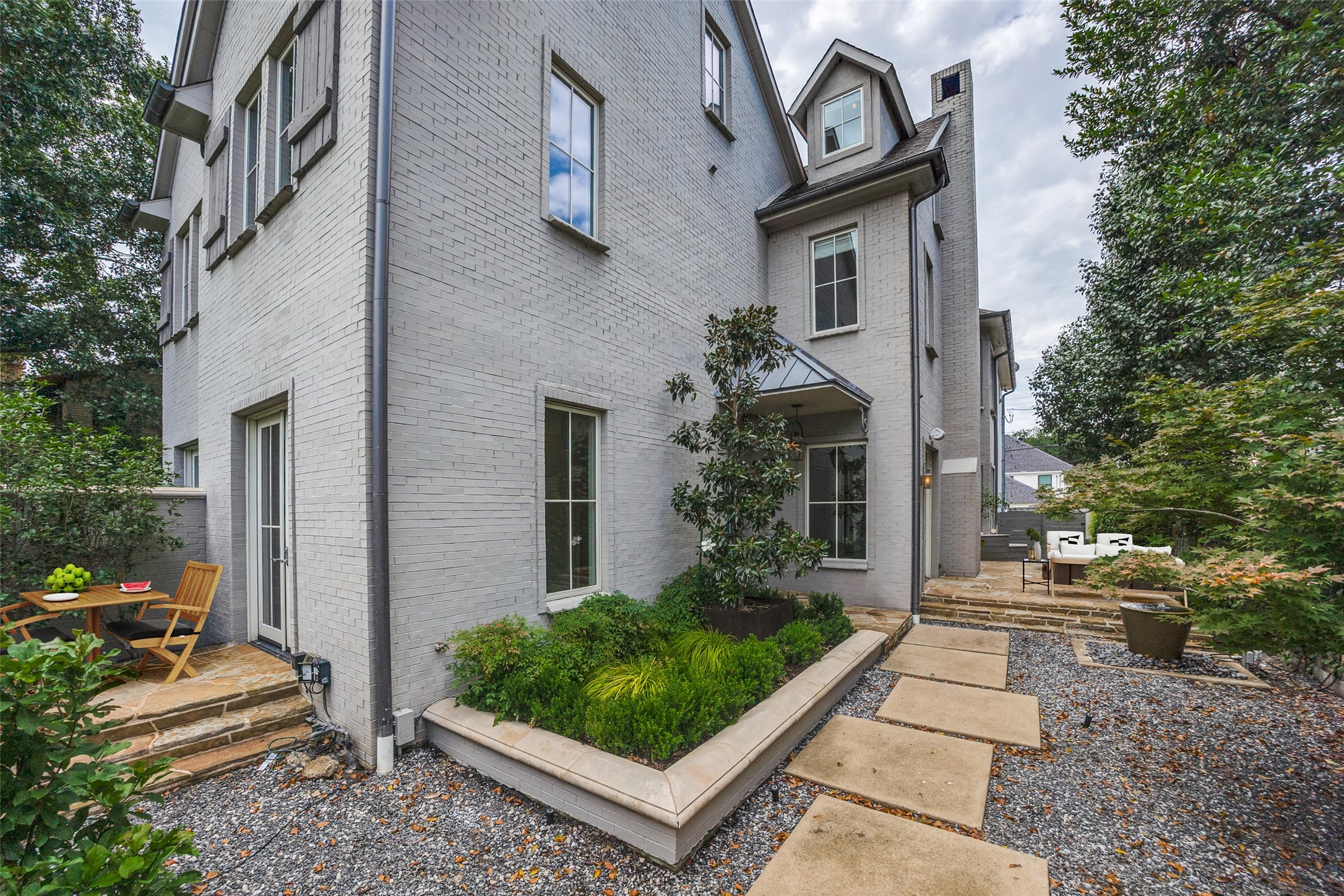 4527 Fairway Avenue