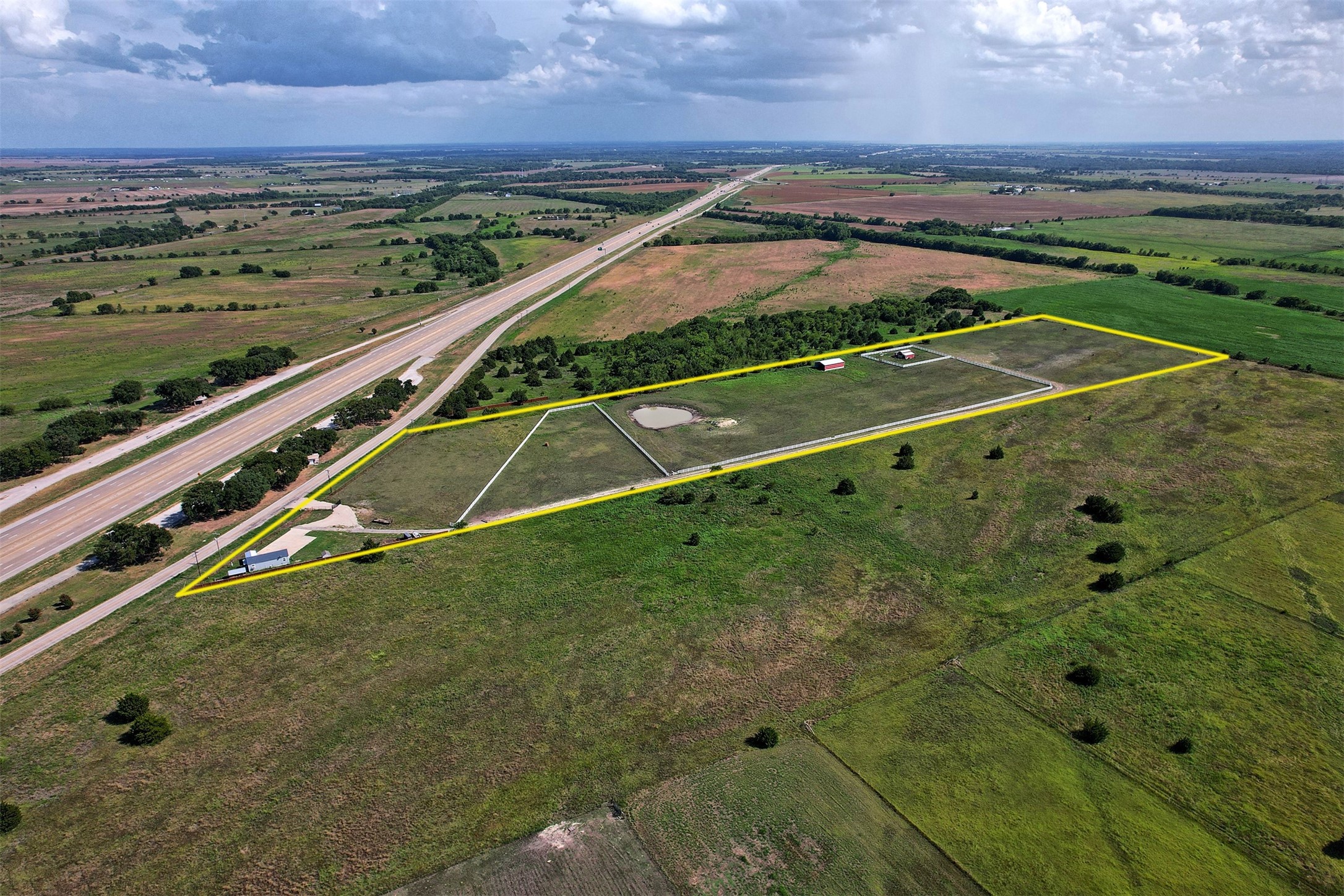 6882 N Interstate Highway 35 E