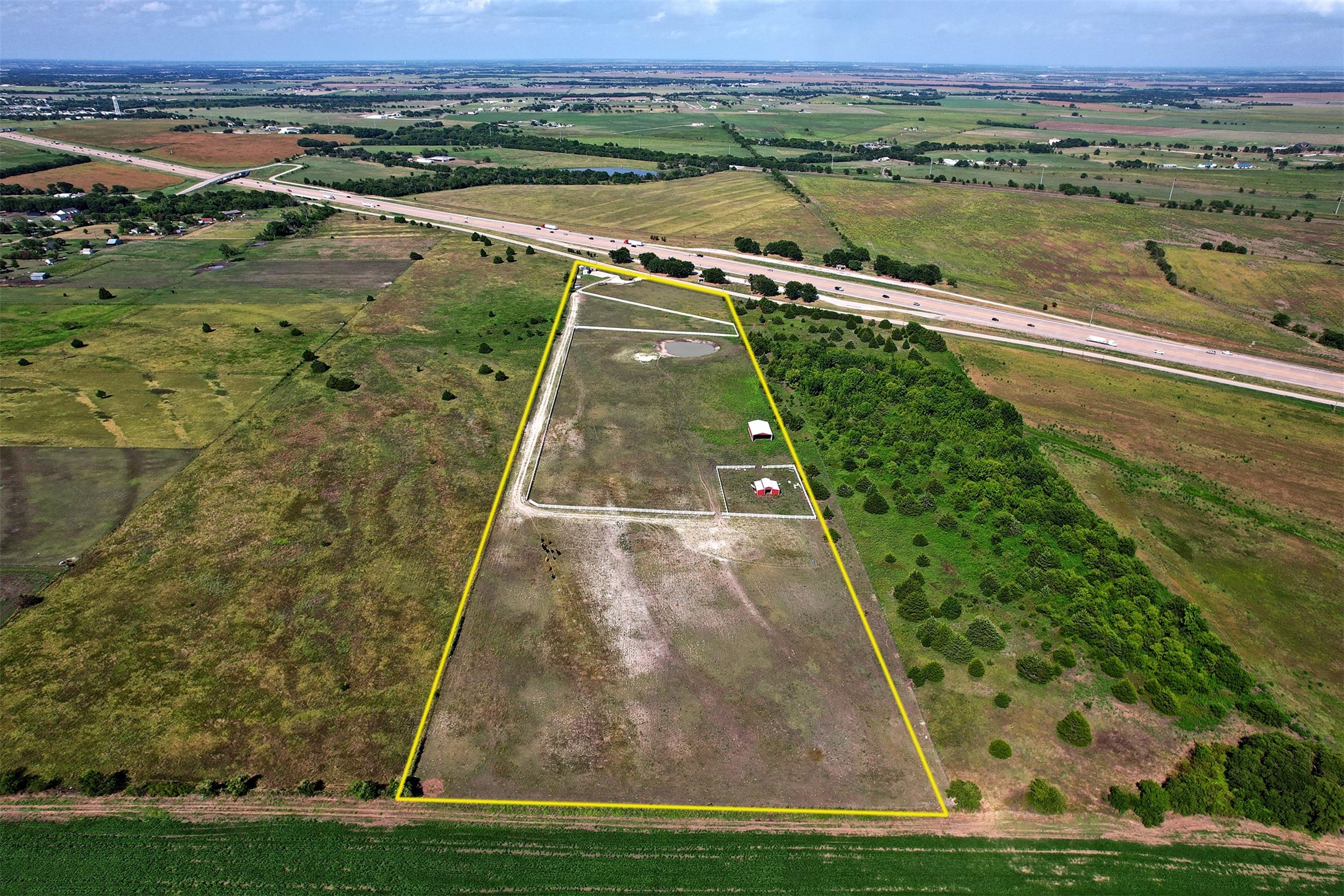 6882 N Interstate Highway 35 E