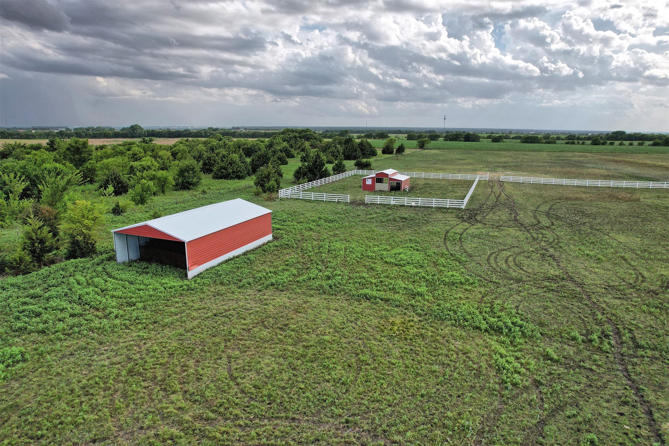 6882 N Interstate Highway 35 E