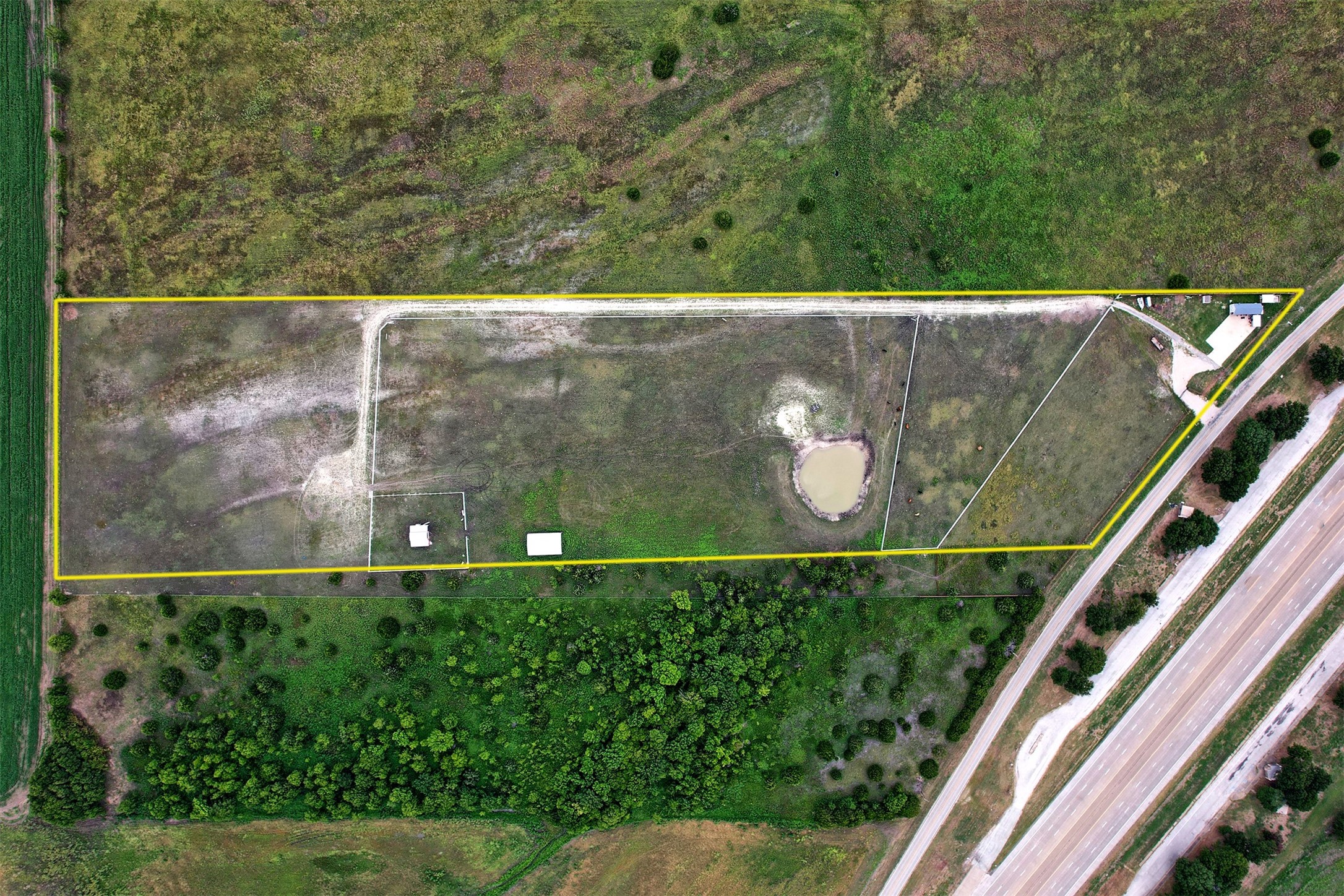 6882 N Interstate Highway 35 E