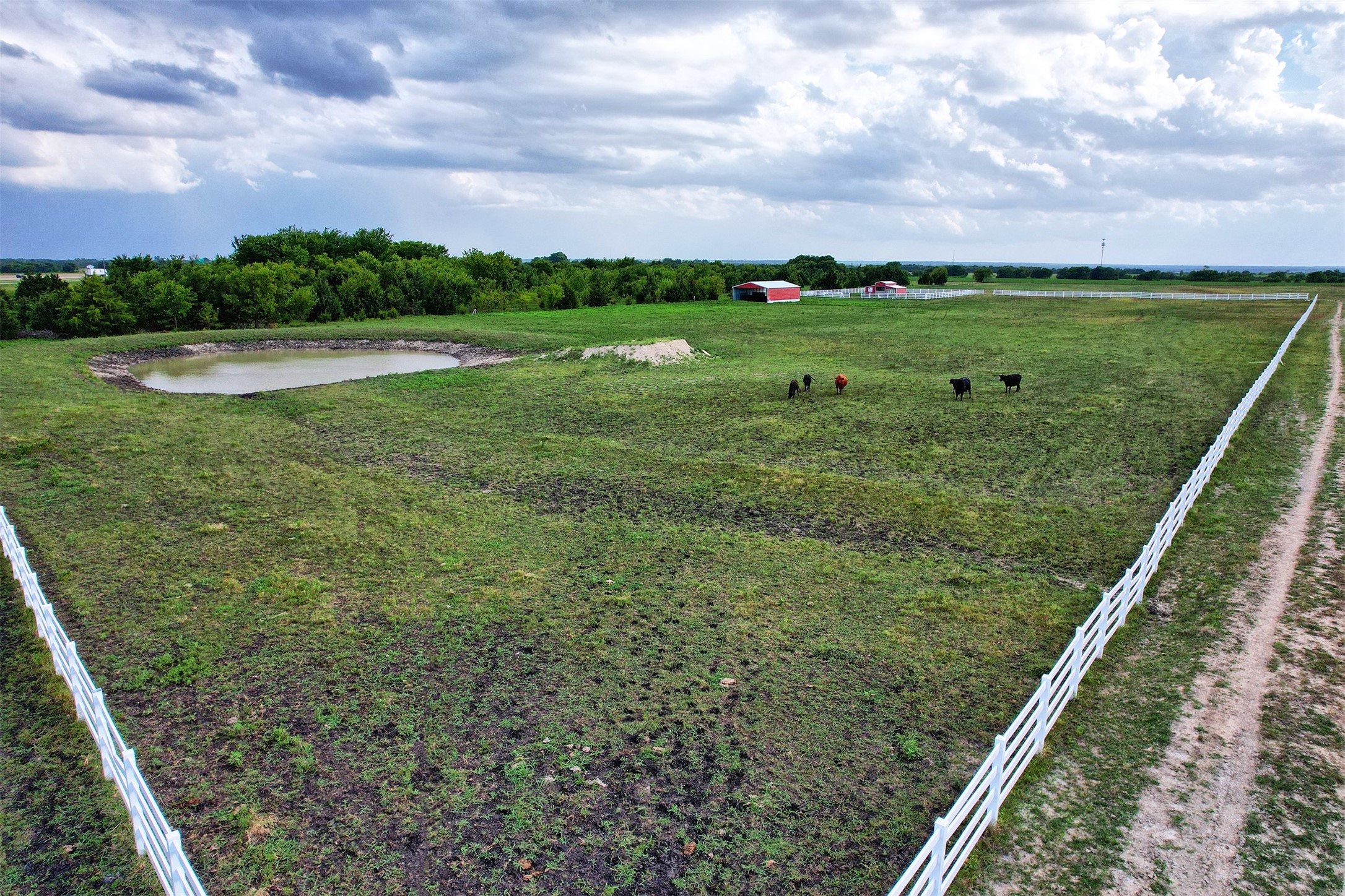 6882 N Interstate Highway 35 E