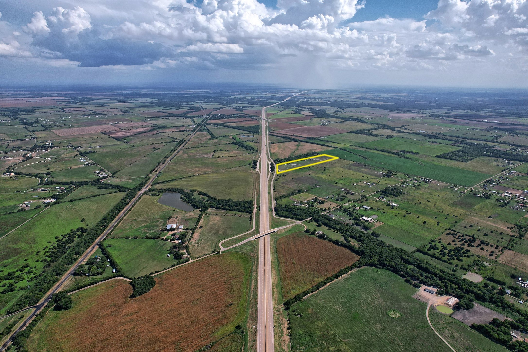 6882 N Interstate Highway 35 E