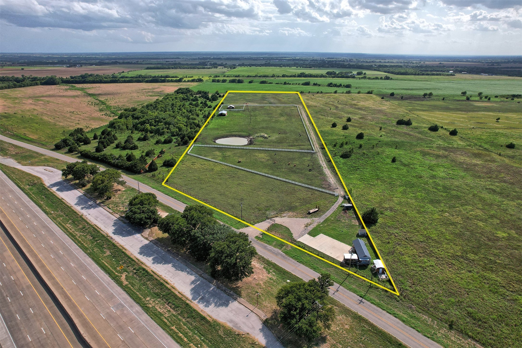 6882 N Interstate Highway 35 E