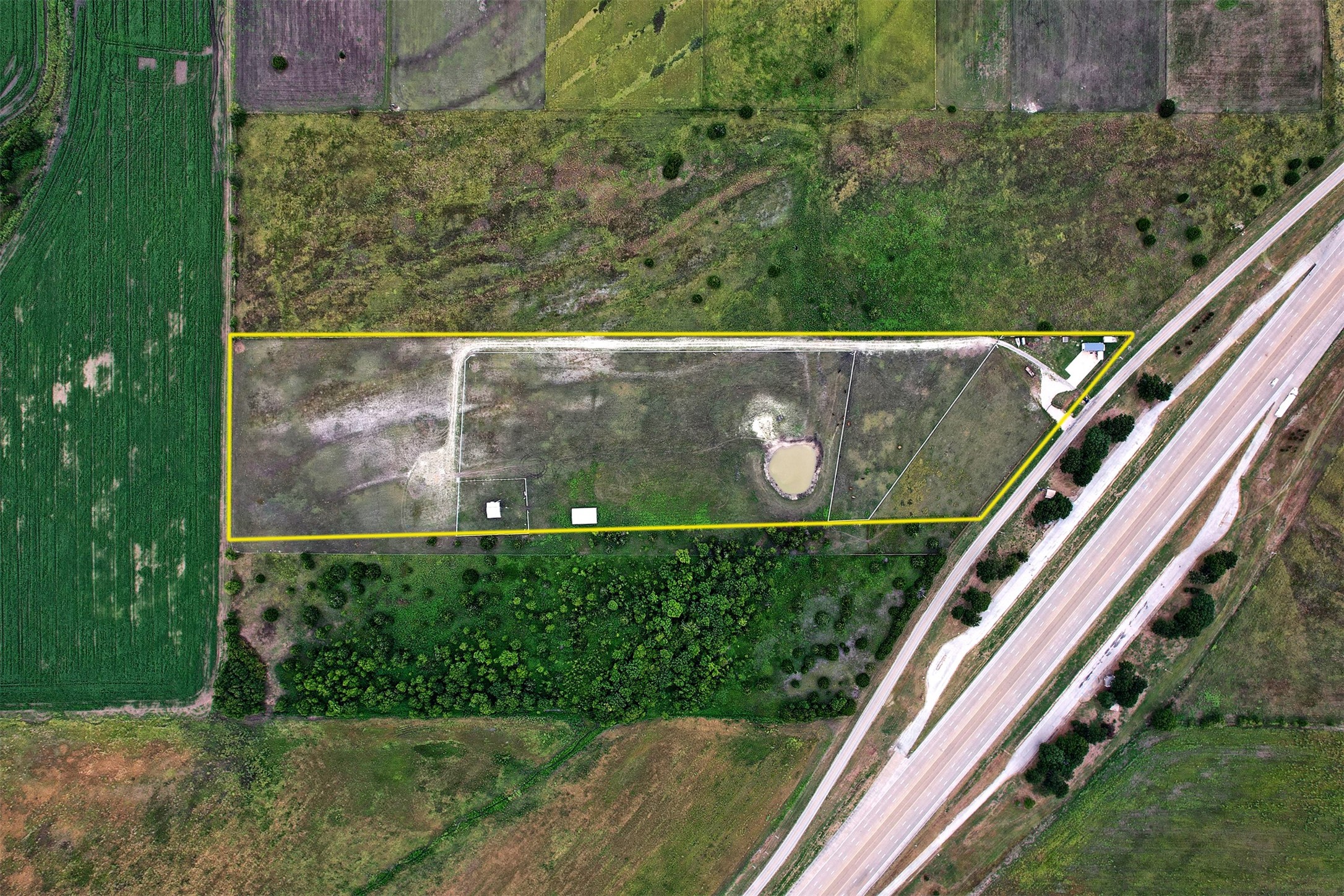 6882 N Interstate Highway 35 E