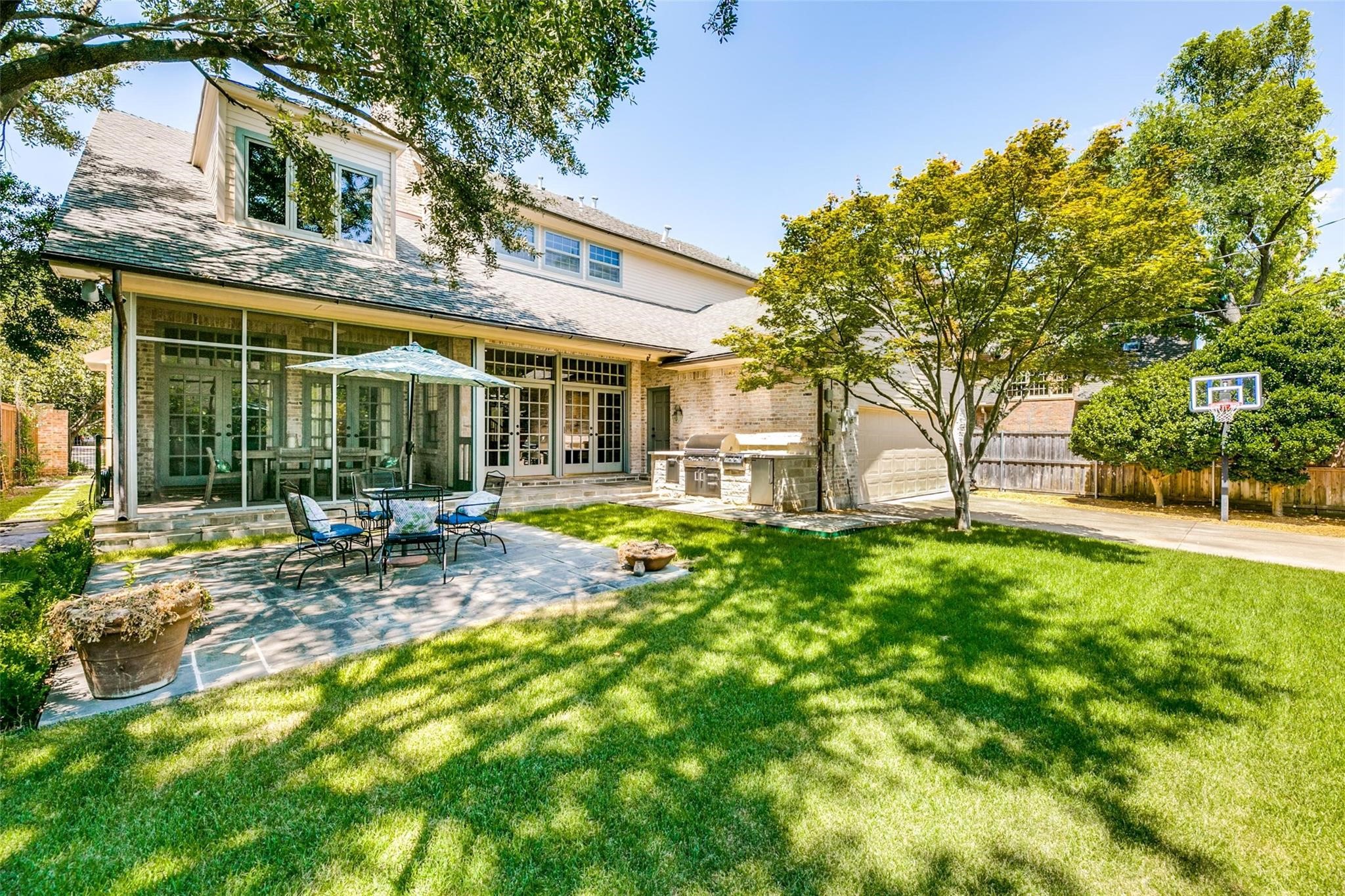 3909 Greenbrier Drive