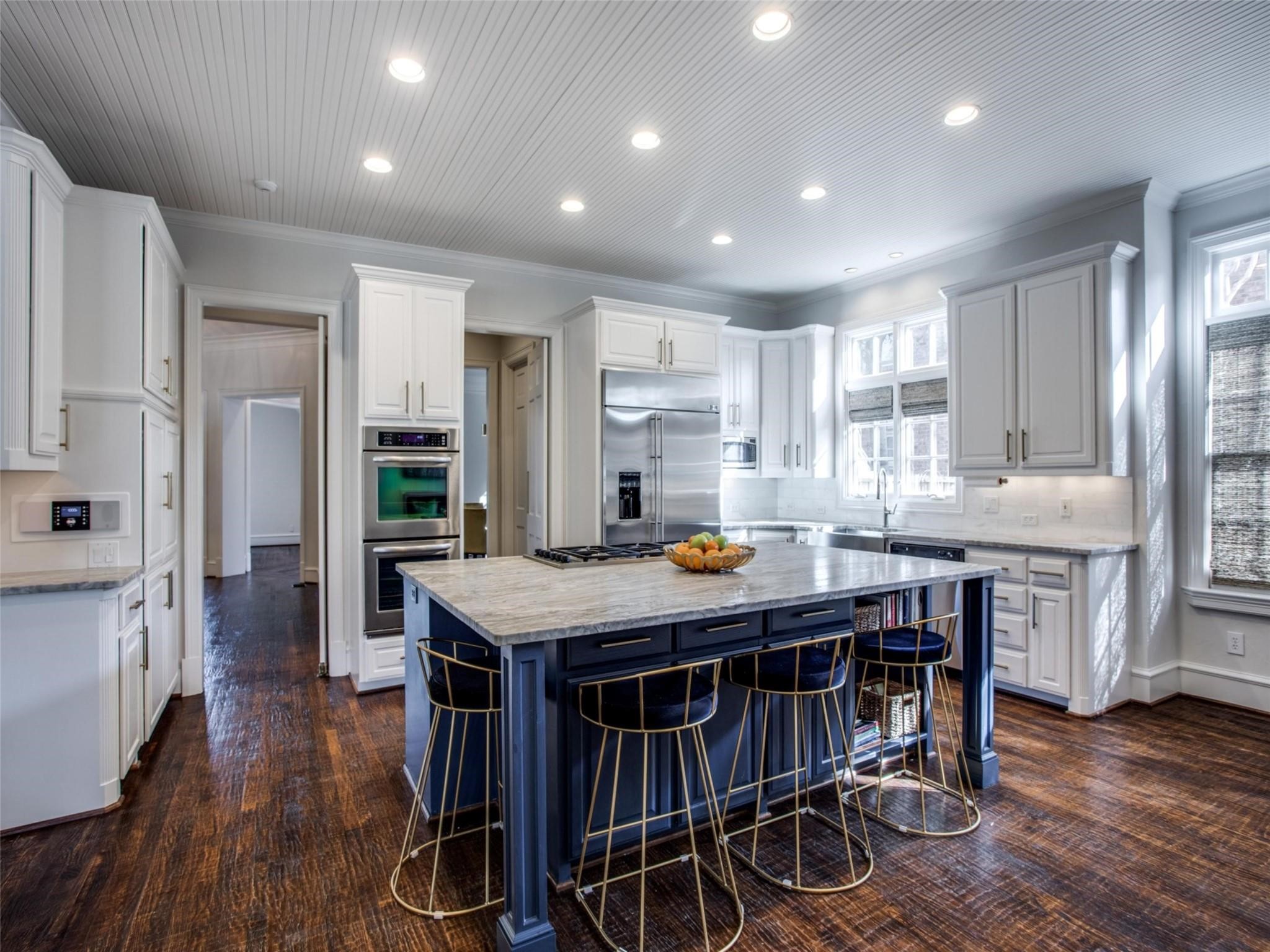 3909 Greenbrier Drive