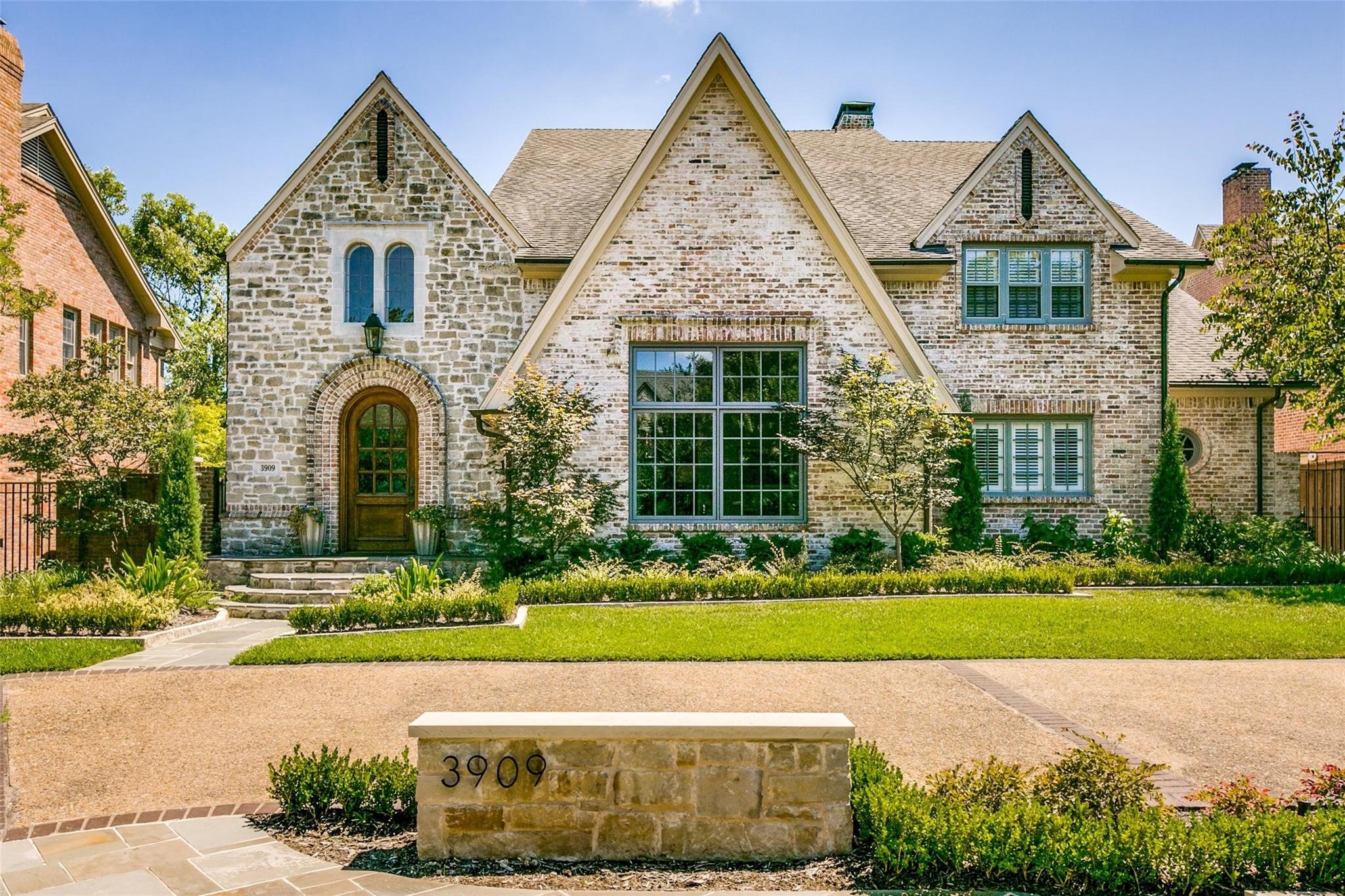 3909 Greenbrier Drive
